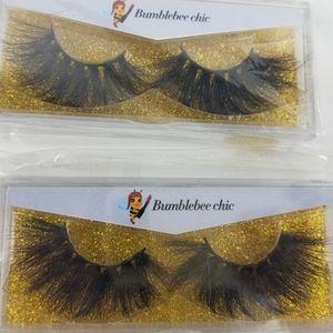 - 2 pairs of 3D lashes lx plus 14